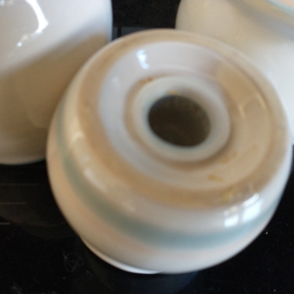 Pfaltzgraff Aura Creamer, Sugar Bowl & Shaker Set - Picture 4 of 10